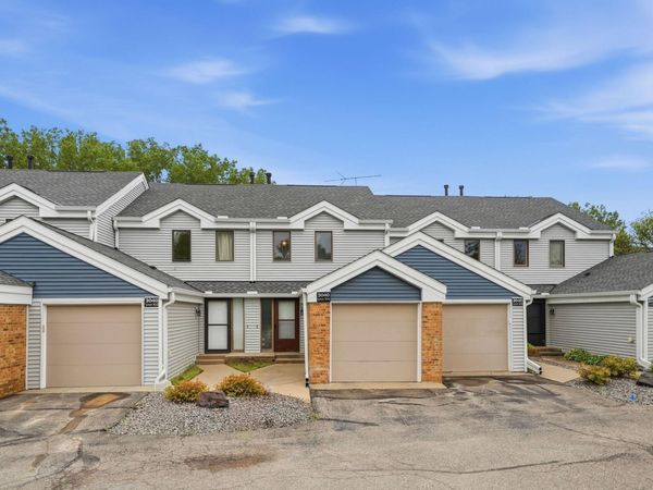 3040 Shields Drive, Unit 104, Eagan, MN 55121