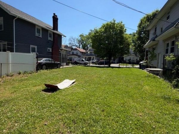 275 N Maple Ave, East Orange, NJ 07017