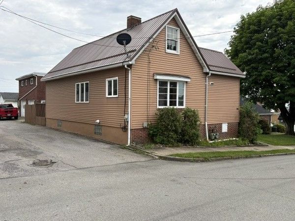 558 First St., Leechburg, PA 15656