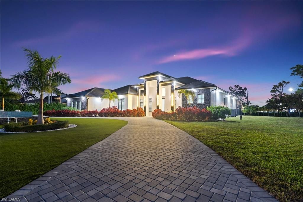10 Caribbean Rd , Naples, FL 34108 Photo