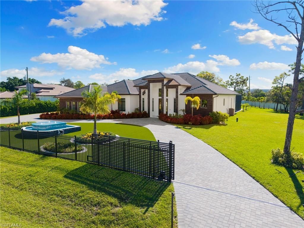 10 Caribbean Rd , Naples, FL 34108 Photo