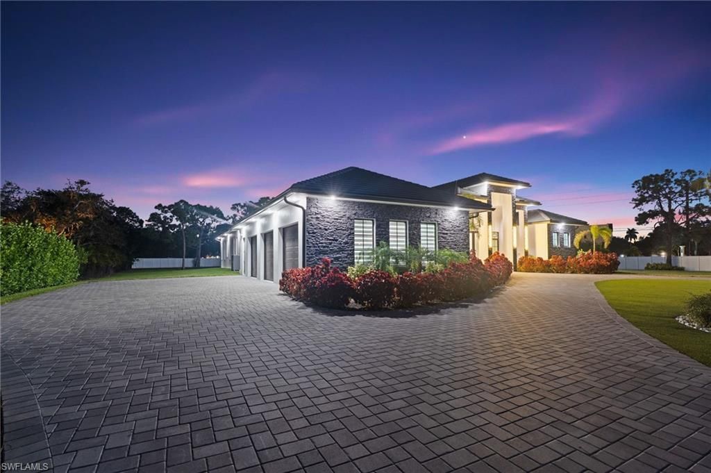 10 Caribbean Rd , Naples, FL 34108 Photo