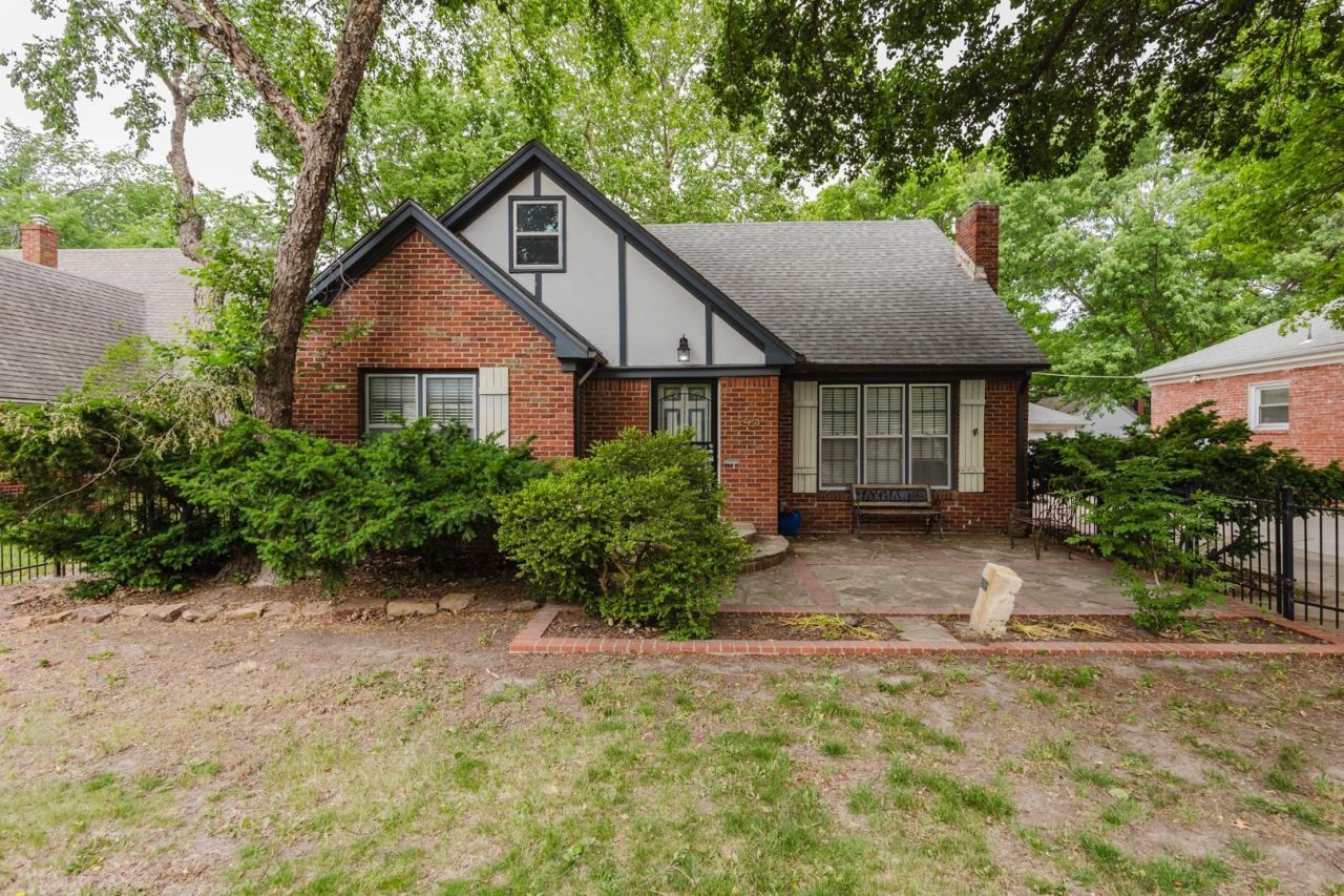 145 N Old Manor, Wichita, KS 67208 Main Photo
