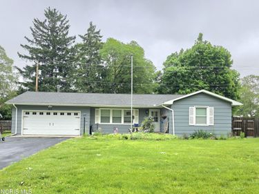 210 Park Lane, Bradner, OH 43406