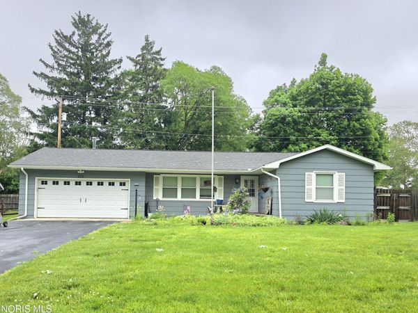210 Park Lane, Bradner, OH 43406