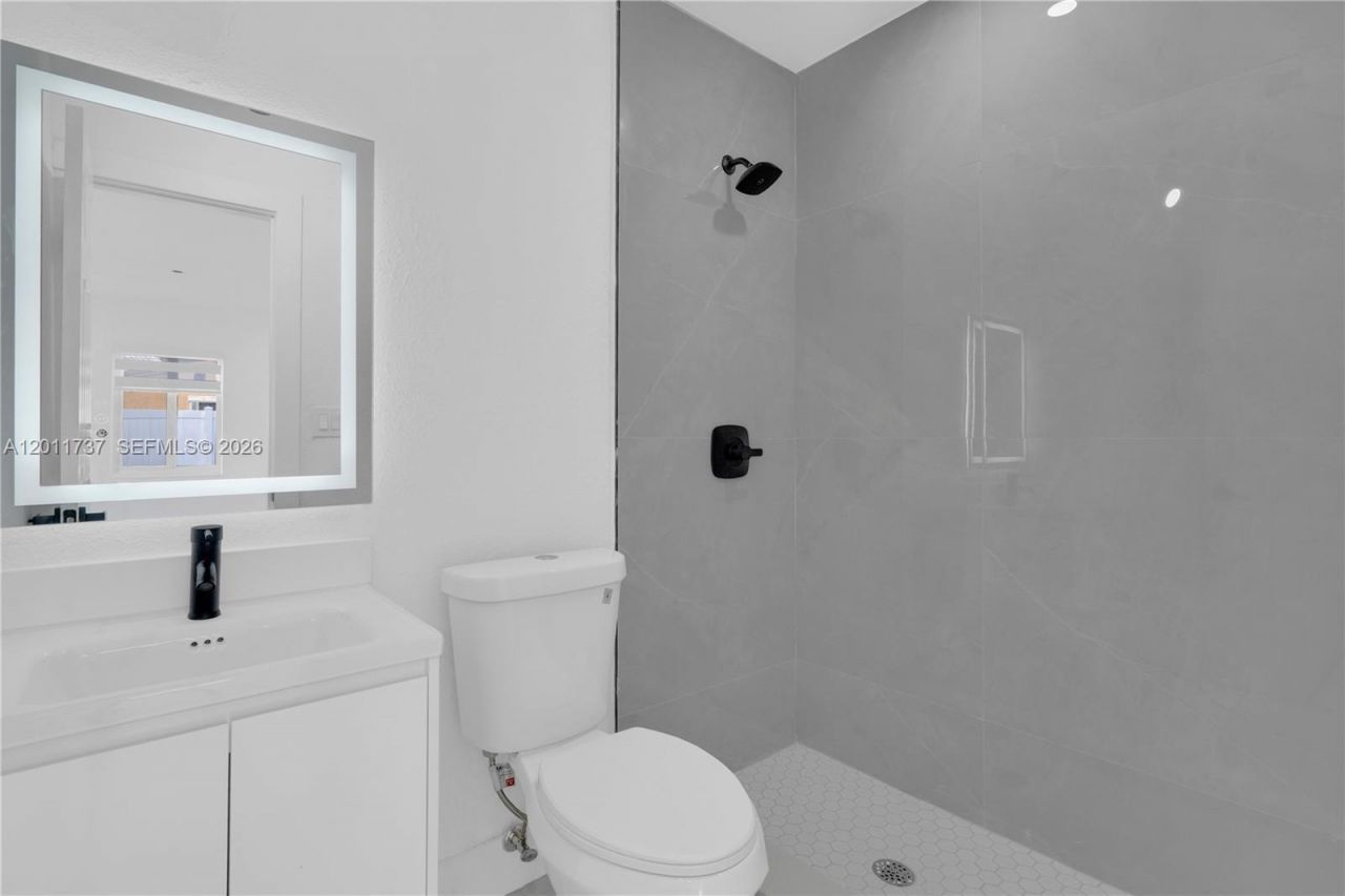16431 NW 18 Ave, Miami Gardens, FL 33054 Photo