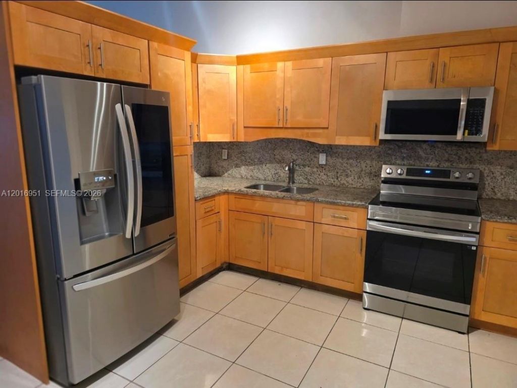7692 NW 178th Ter , Hialeah, FL 33015 Photo