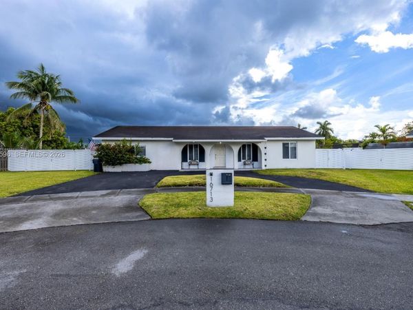 16713 SW 107th Pl, Miami, FL 33157