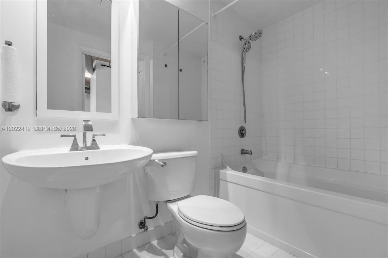 10 SW South River Dr , Unit 907, Miami, FL 33130 Photo