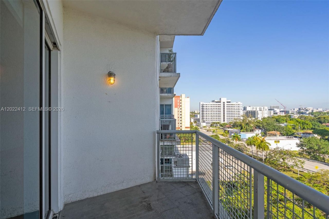 10 SW South River Dr , Unit 907, Miami, FL 33130 Photo
