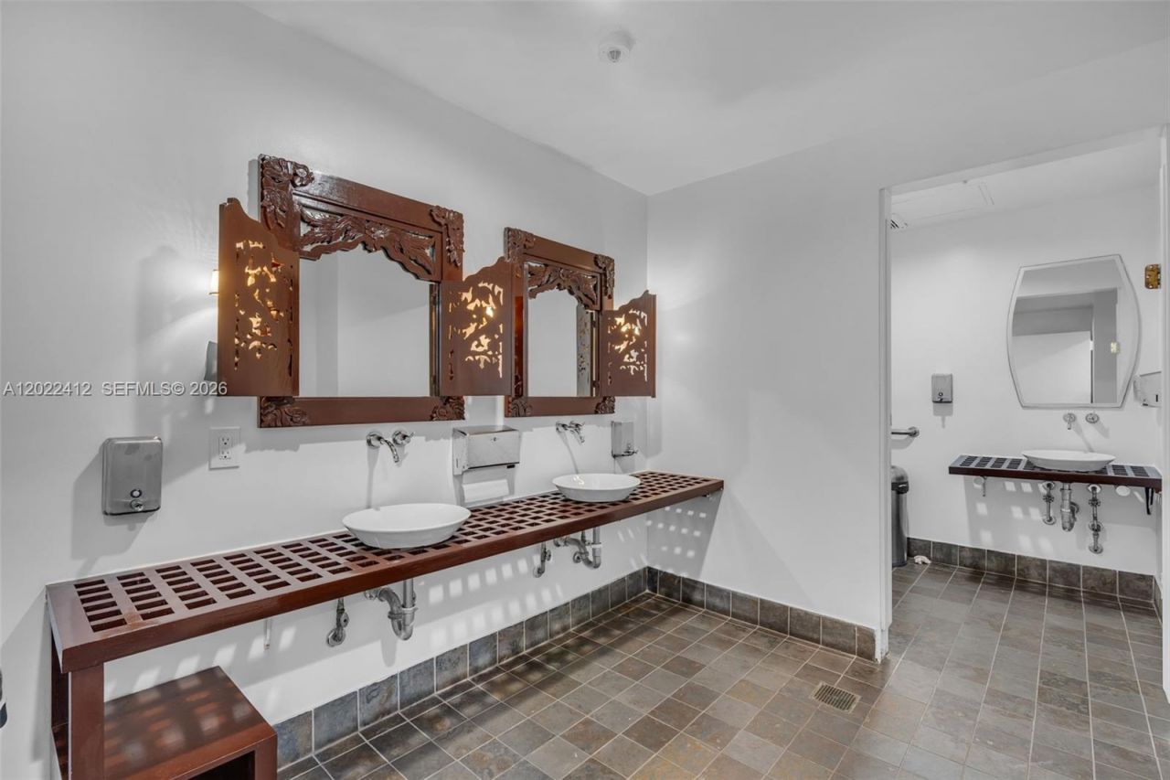 10 SW South River Dr , Unit 907, Miami, FL 33130 Photo