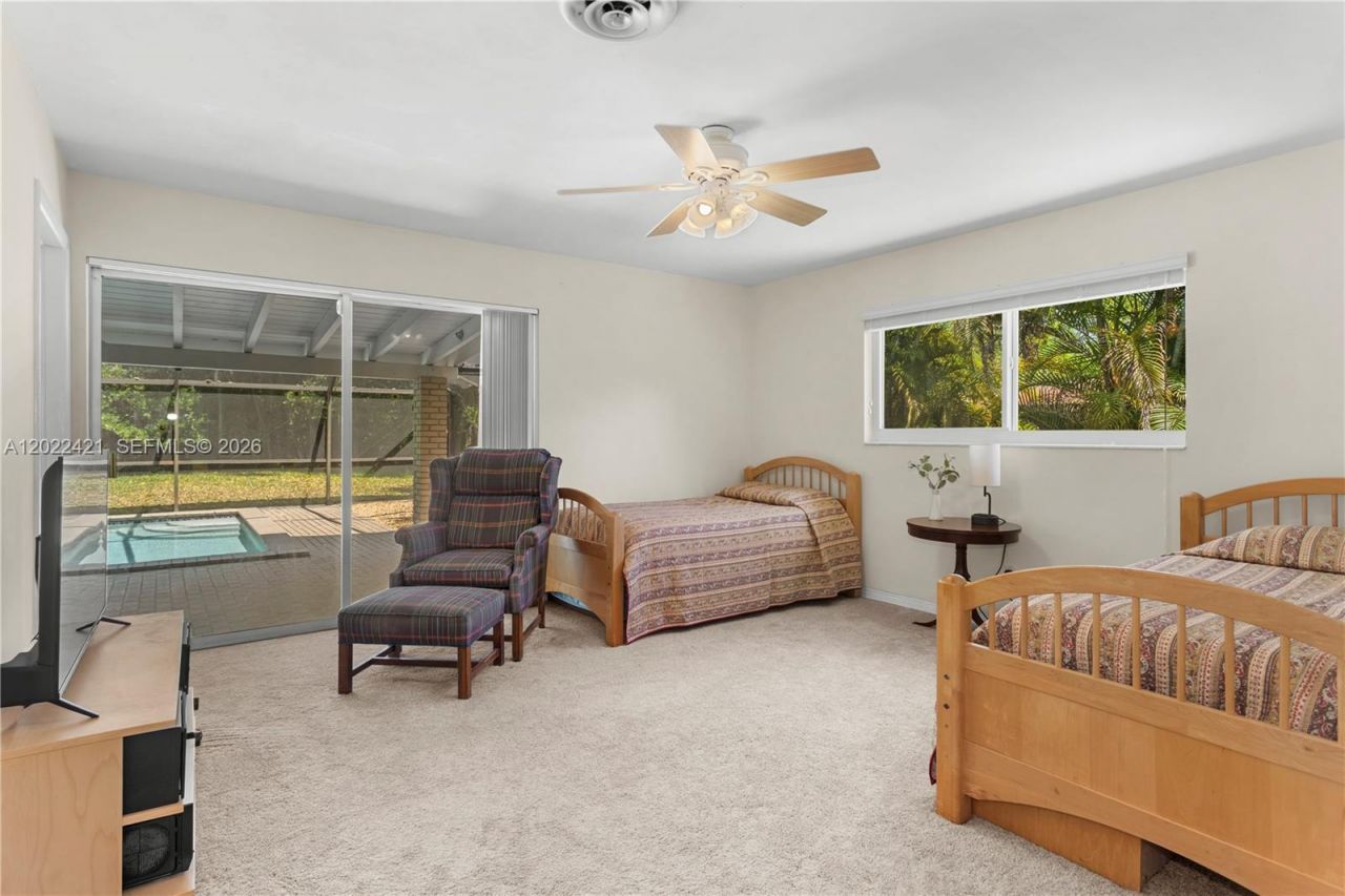 6845 SW 129th Ter , Pinecrest, FL 33156 Photo