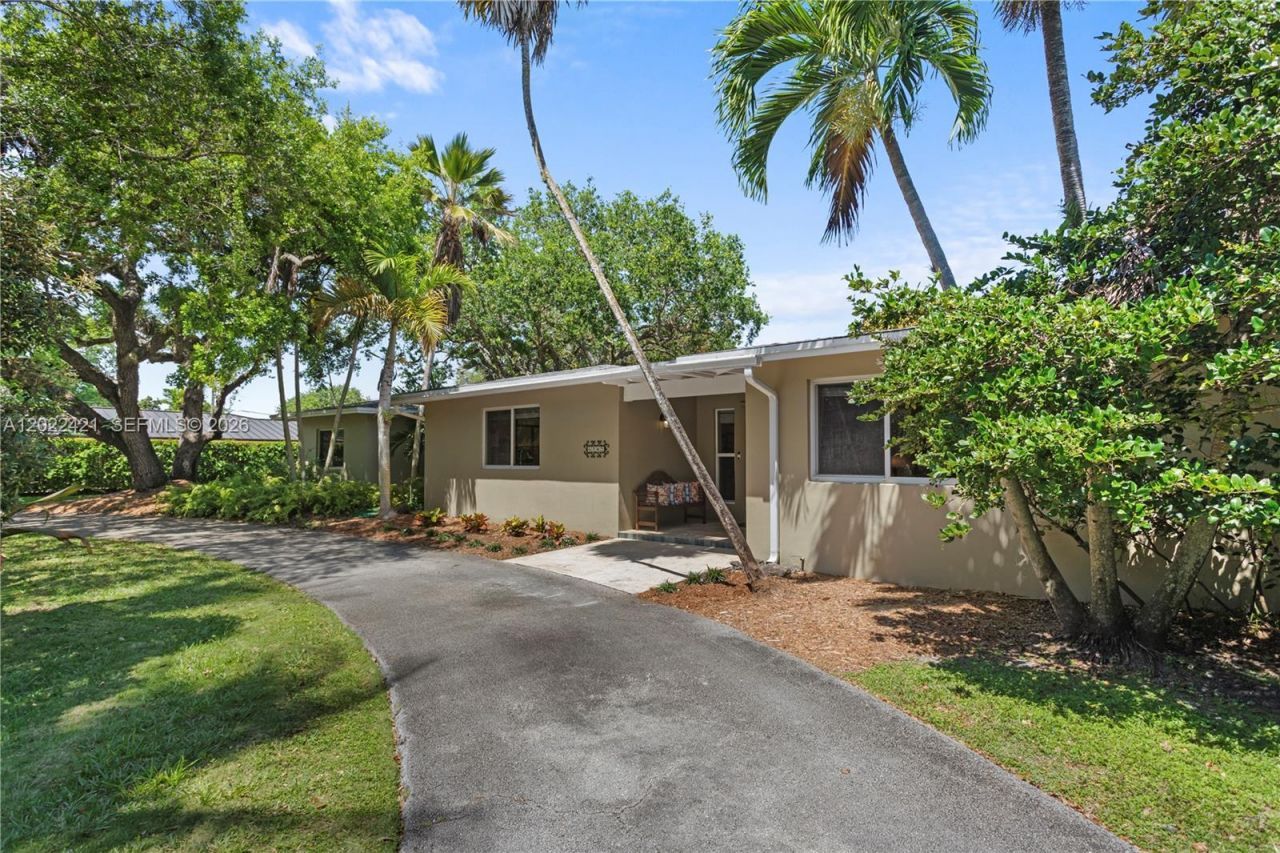 6845 SW 129th Ter , Pinecrest, FL 33156 Photo