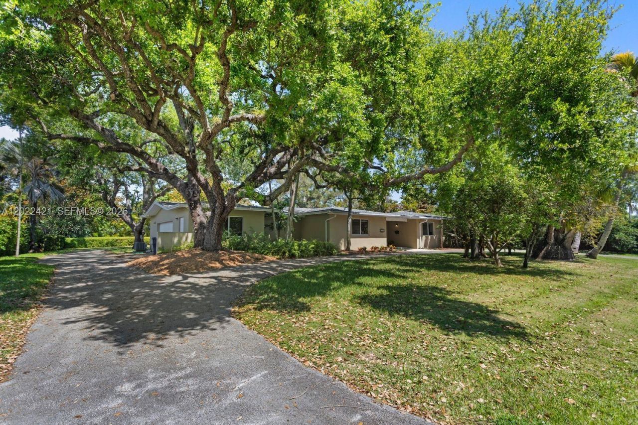 6845 SW 129th Ter , Pinecrest, FL 33156 Photo