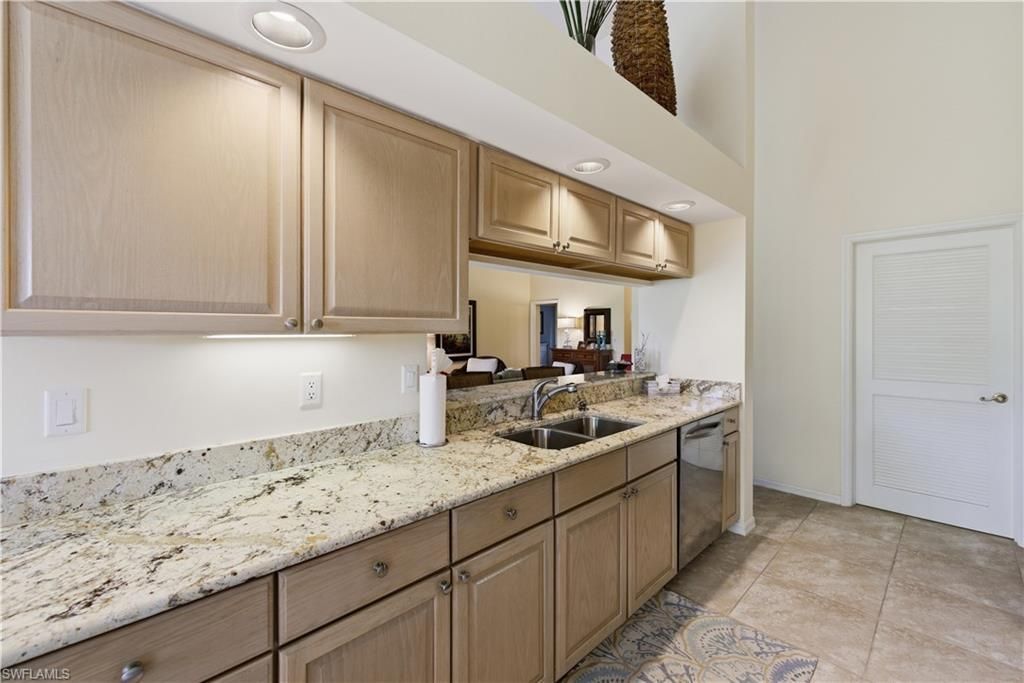 27038 Oakwood Lake Dr , Bonita Springs, FL 34134 Photo