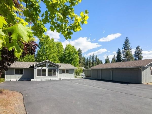 9871 Old Wagon Road, Klamath Falls, OR 97601
