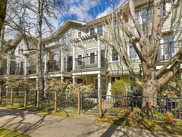 820 Brock Ave, Unit #103, Langford, BC V9B 0B8