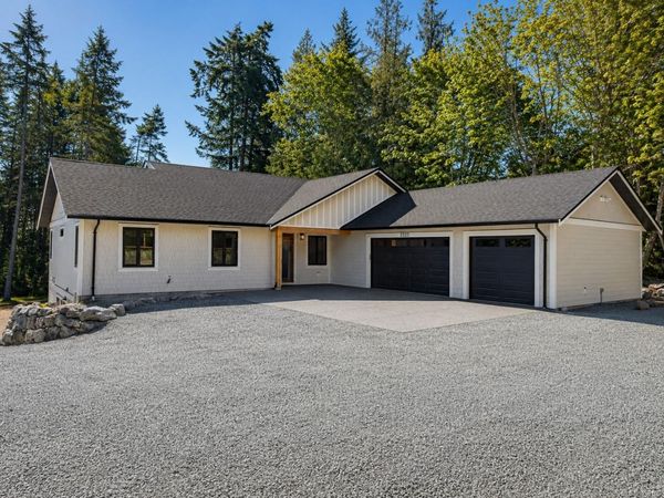 3325 Telegraph Rd, Mill Bay, BC V9Z 0G4