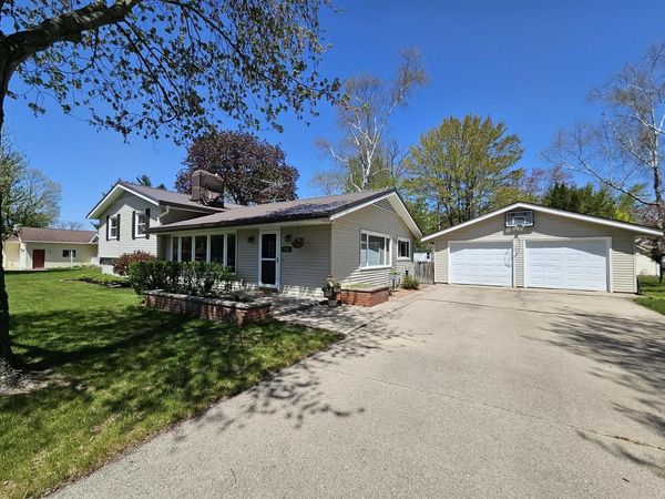 455 E ELLEFSON STREET, Iola, WI 54945