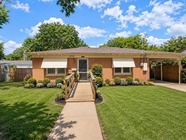 1202 Sunnyside Avenue, Cockrell Hill, TX 75211