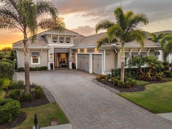 8254 PAVIA WAY, LAKEWOOD RANCH, FL 34202