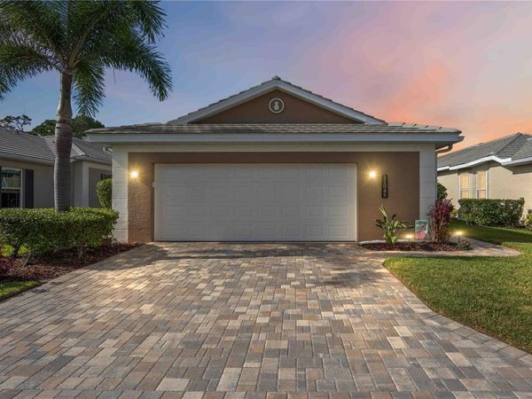 11045 BARNSLEY DRIVE , VENICE, FL 34293