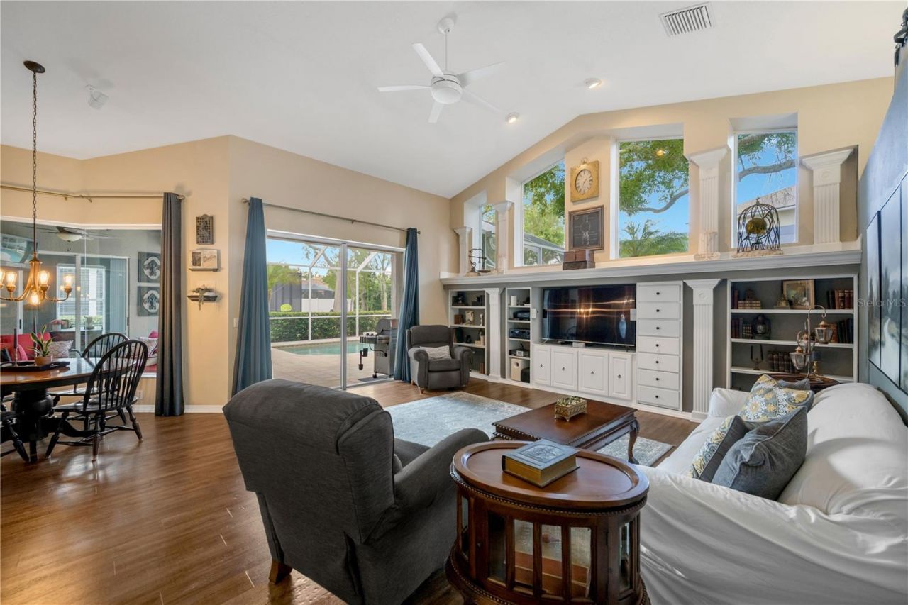4315 Faircourt Drive, Valrico, FL 33596 Photo