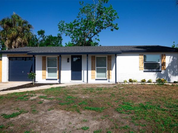 6304 FLORIDA CIRCLE W, APOLLO BEACH, FL 33572