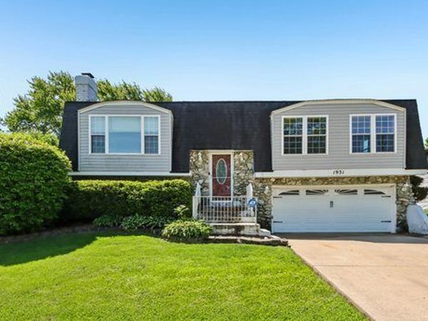 1931 Hollywood Avenue , Hanover Park, IL 60133