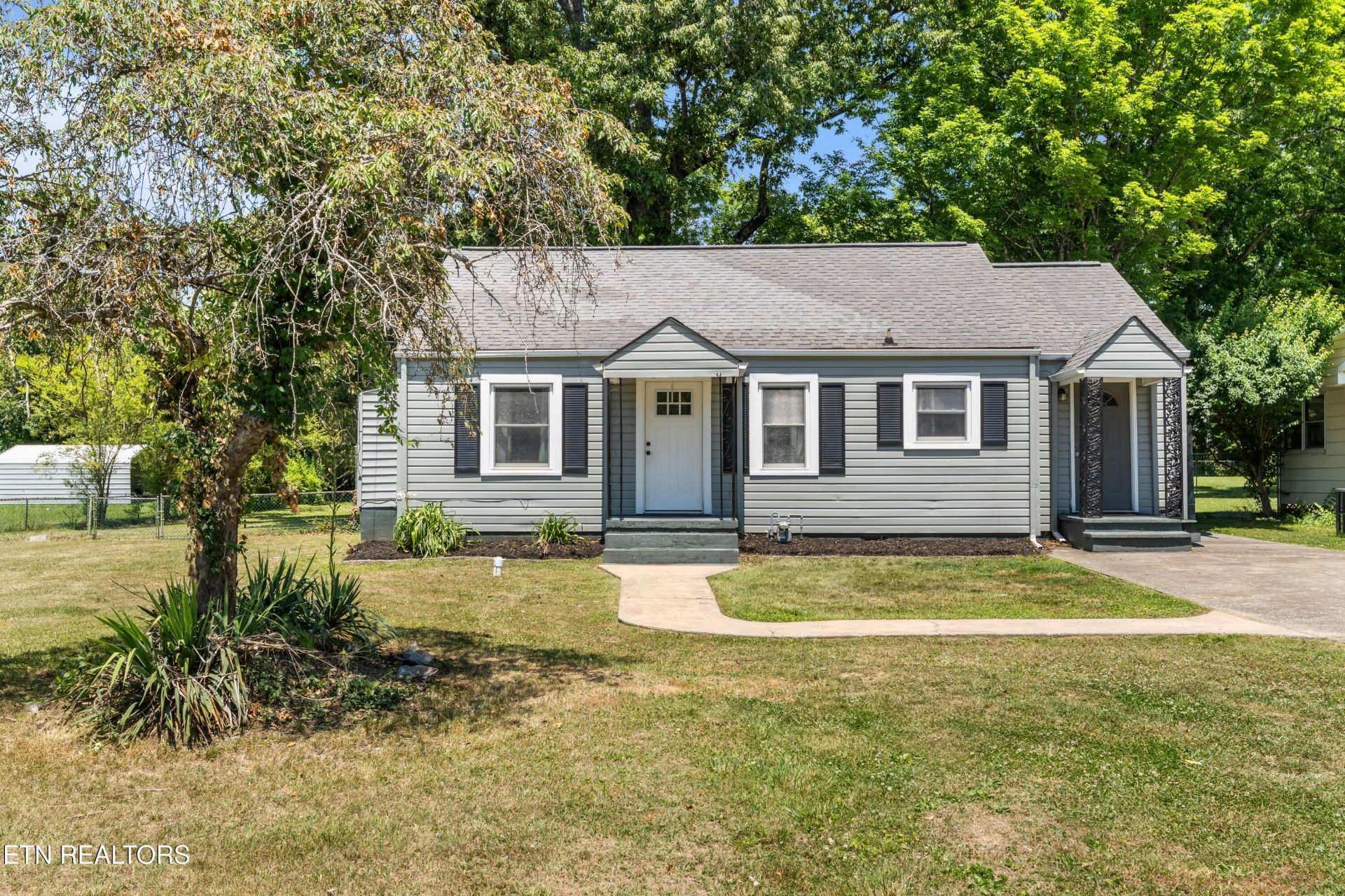 3221 Boright Drive, Knoxville, TN 37917 Main Photo