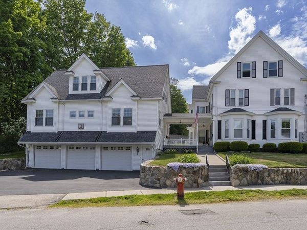 30 Orchard St, Amesbury, MA 01913