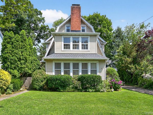 9 Vista Way , Port Washington, NY 11050