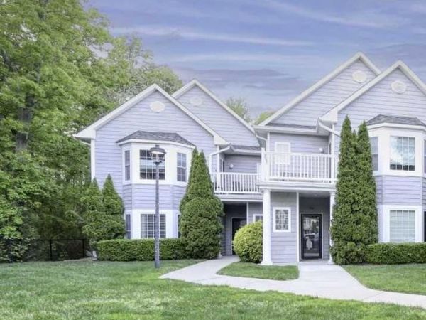 402 Okeefe Court, Oakdale, NY 11769