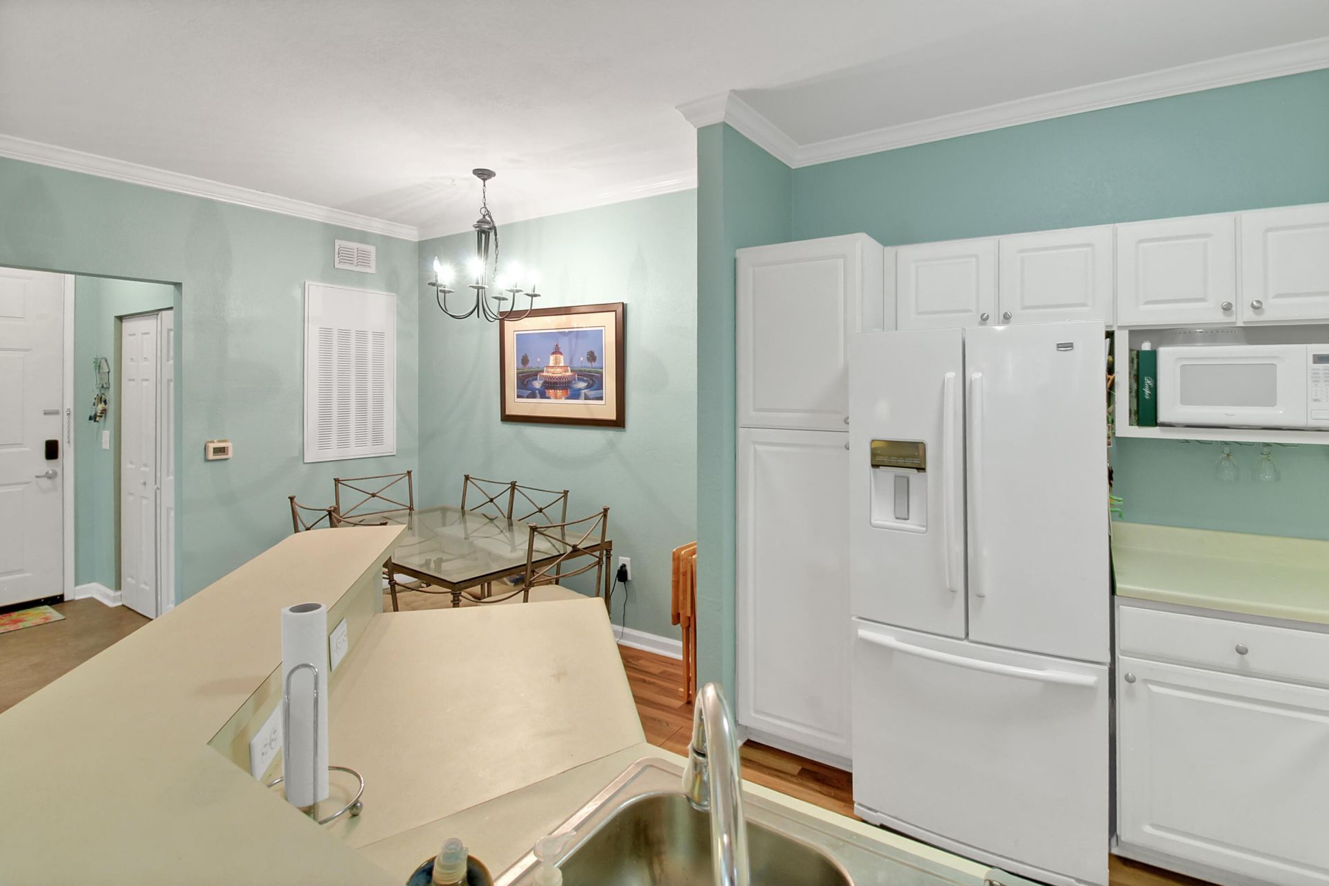 60 Fenwick Hall Allee Alley Photo 12
