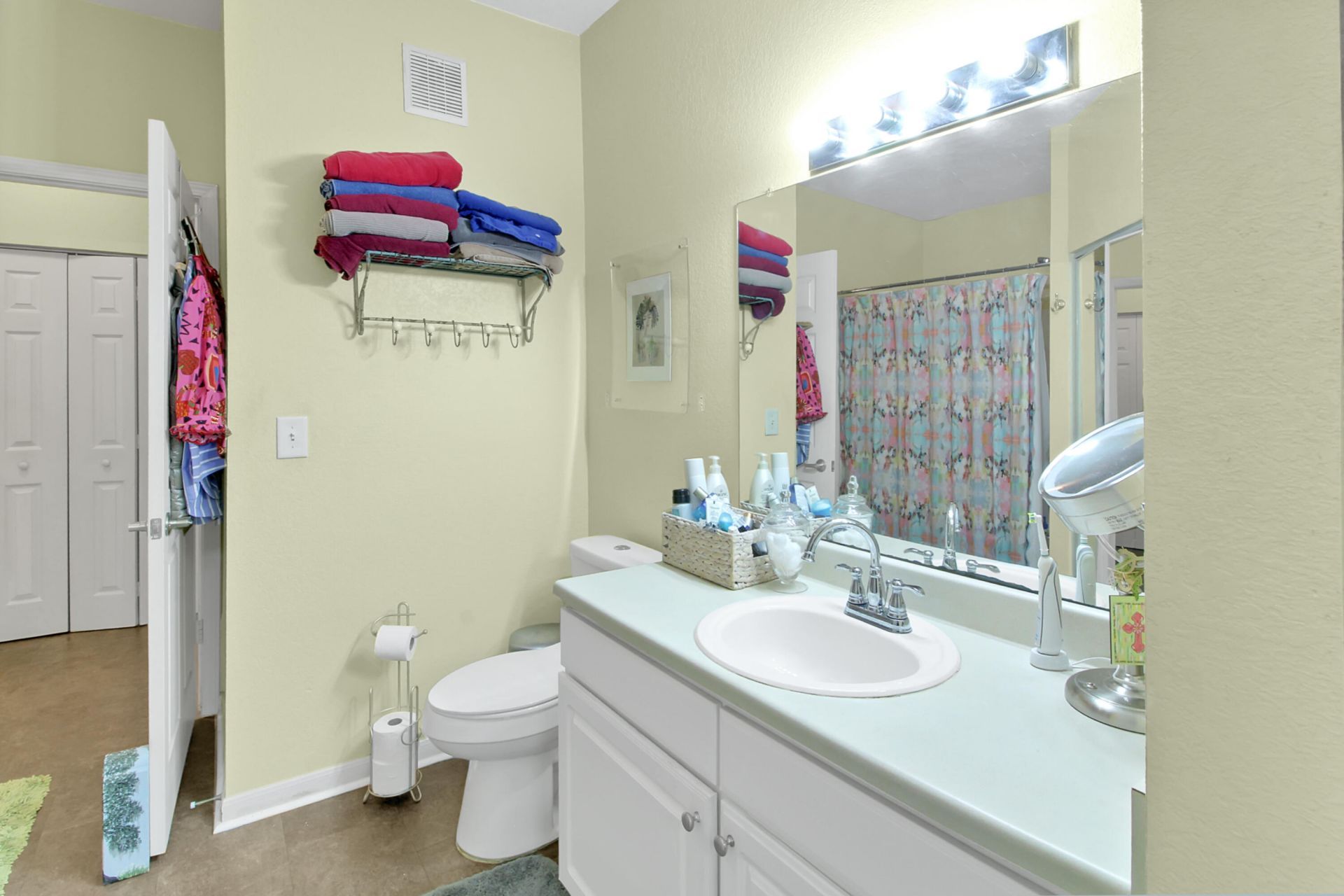 60 Fenwick Hall Allee Alley Photo 23