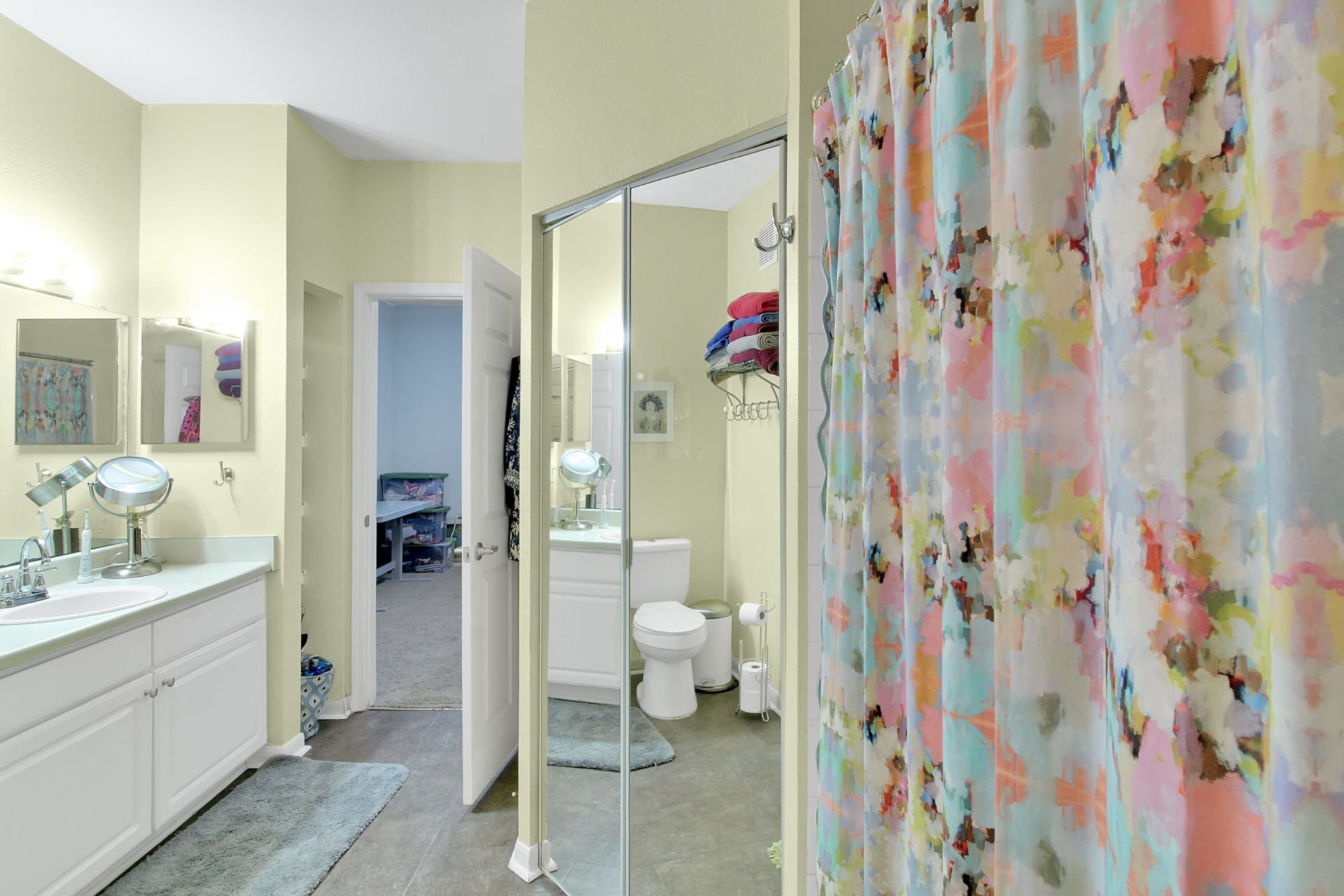 60 Fenwick Hall Allee Alley Photo 24