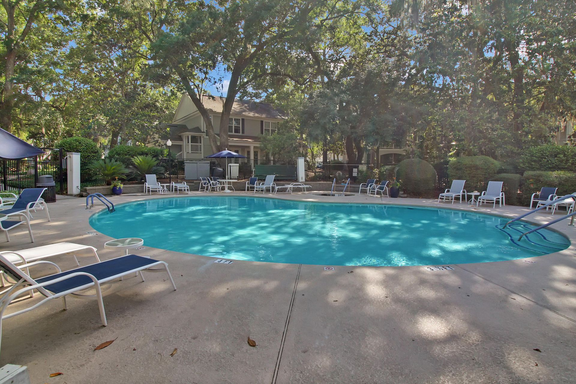 60 Fenwick Hall Allee Alley Photo 26