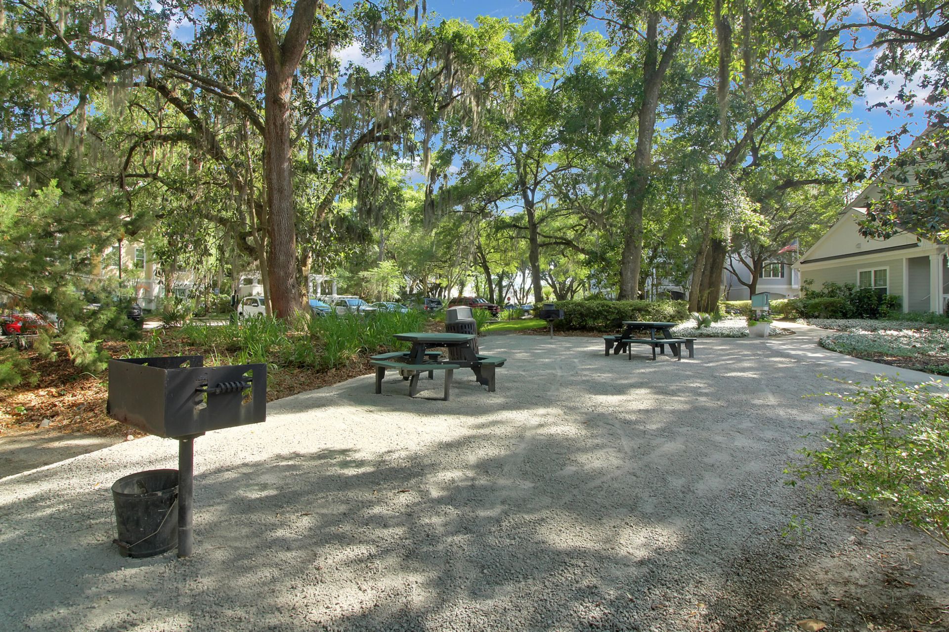 60 Fenwick Hall Allee Alley Photo 28