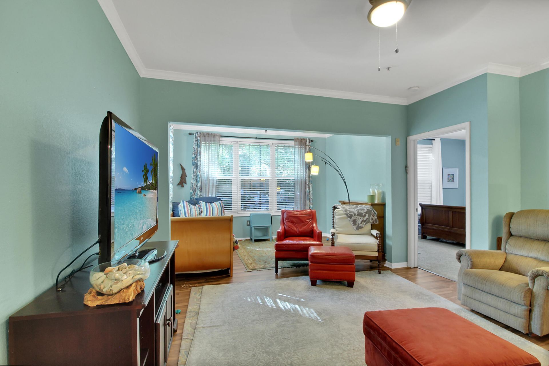 60 Fenwick Hall Allee Alley Photo 5