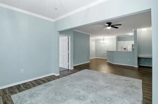 60 Fenwick Hall Allee Alley Photo 5