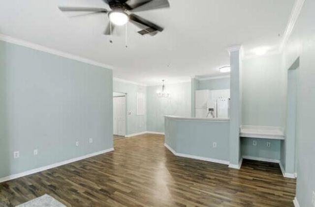 60 Fenwick Hall Allee Alley Photo 8