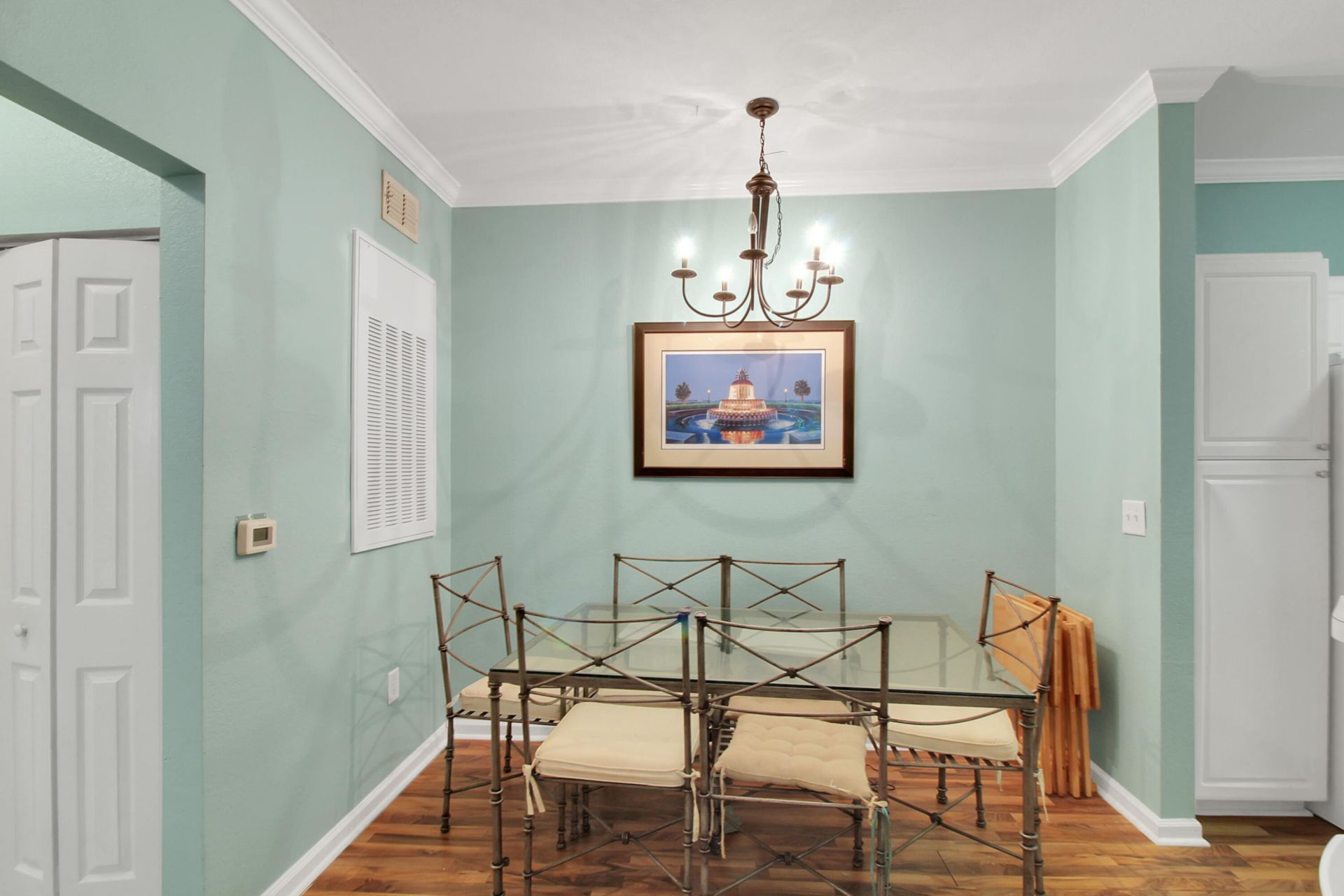 60 Fenwick Hall Allee Alley Photo 9