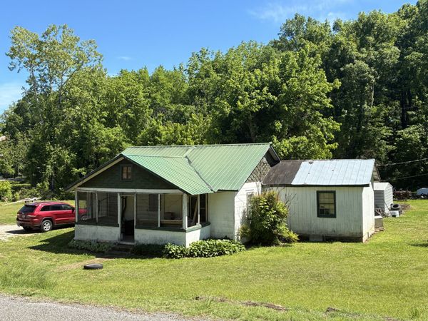 51 Sycamore Landing Rd , Waverly, TN 37185