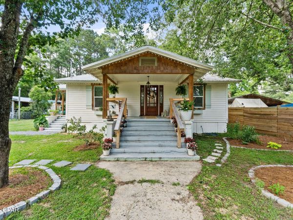 715 E Nebraska Avenue , Bonifay, FL 32425