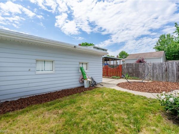 1780 Evergreen Avenue , Akron, OH 44301