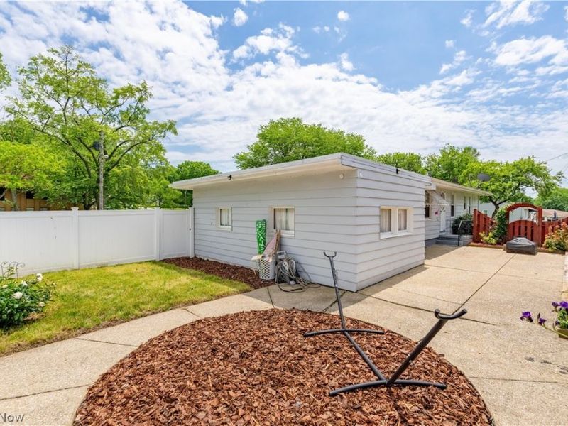 1780 Evergreen Avenue, Akron, OH 44301 Photo 32