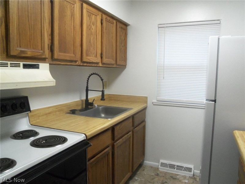 762 Mentor Avenue, Unit 31, Painesville, OH 44077 Photo 6