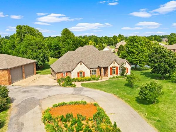 1212 N Clear Springs Road, Mustang, OK 73064