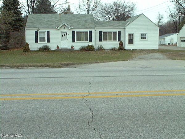 12744 Airport Highway , Swanton, OH 43558