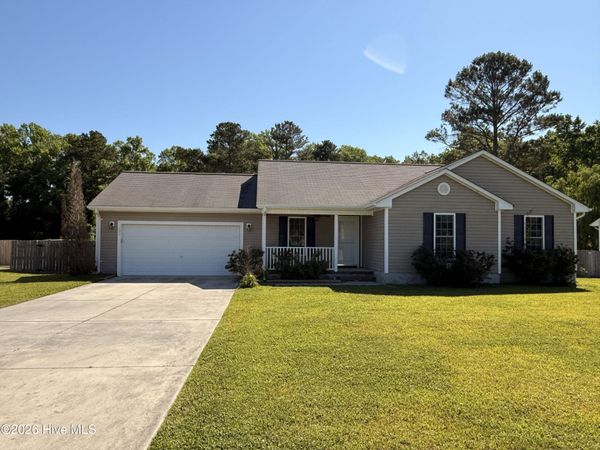 121 Laredo Drive, Jacksonville, NC 28540
